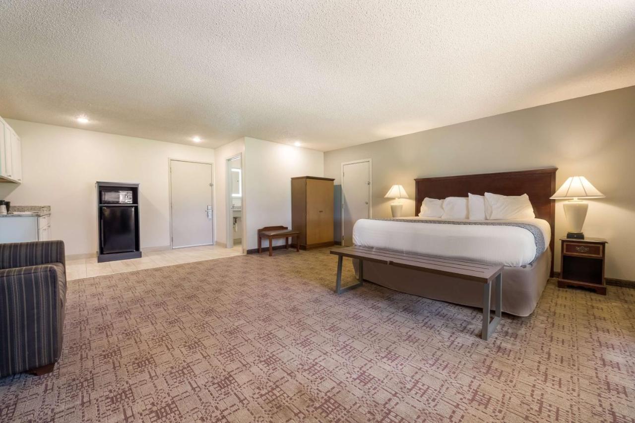 Surestay Hotel By Best Western Thomson Экстерьер фото