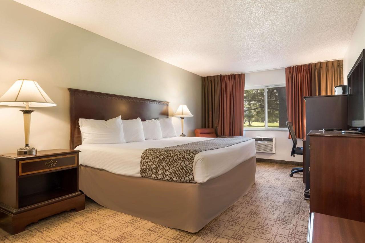 Surestay Hotel By Best Western Thomson Экстерьер фото