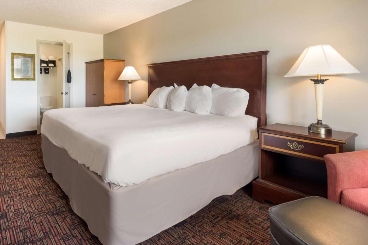 Surestay Hotel By Best Western Thomson Экстерьер фото