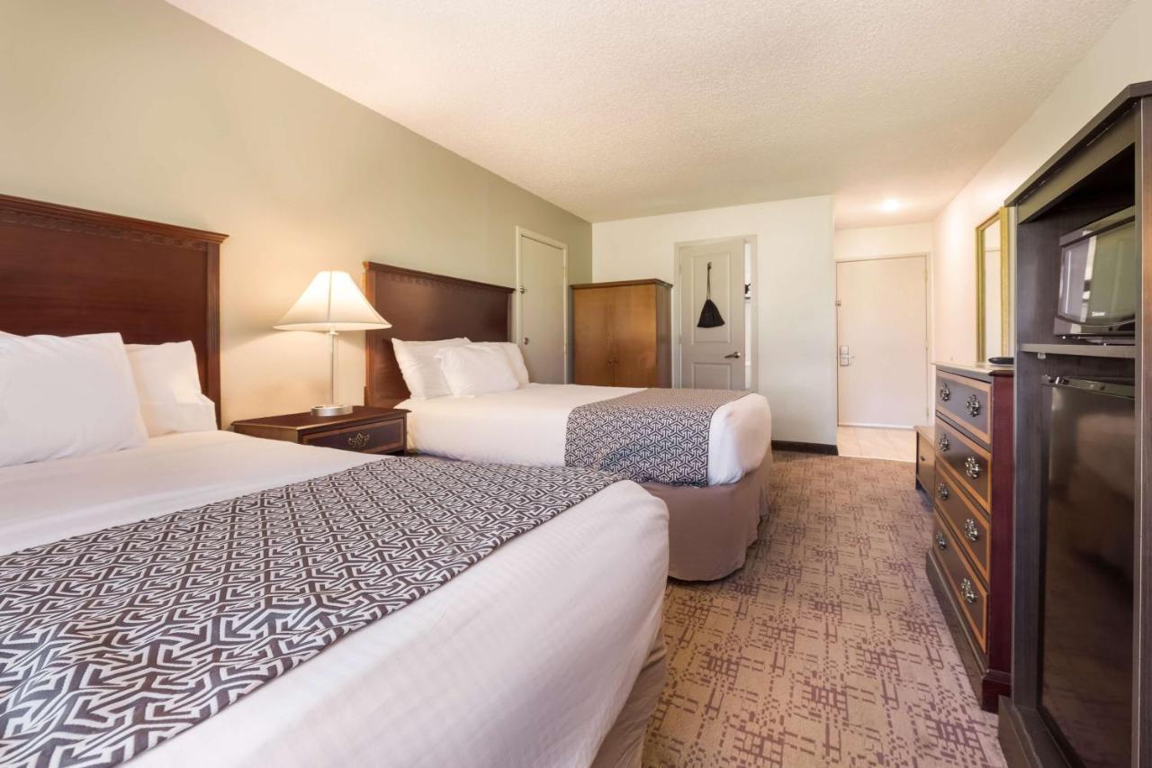 Surestay Hotel By Best Western Thomson Экстерьер фото