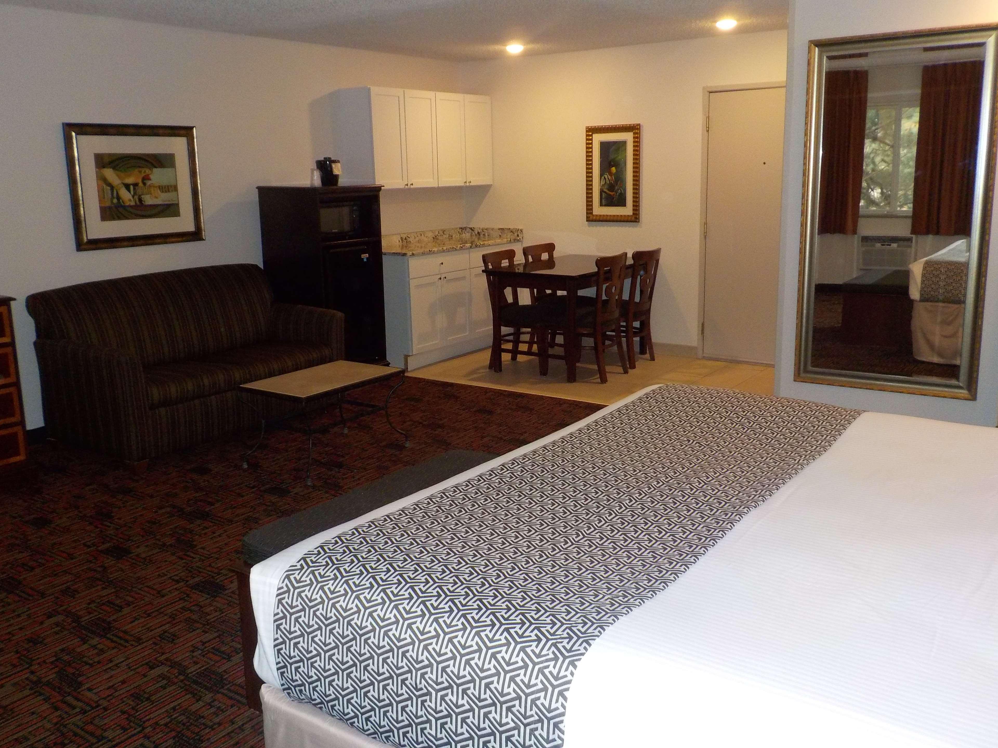 Surestay Hotel By Best Western Thomson Номер фото