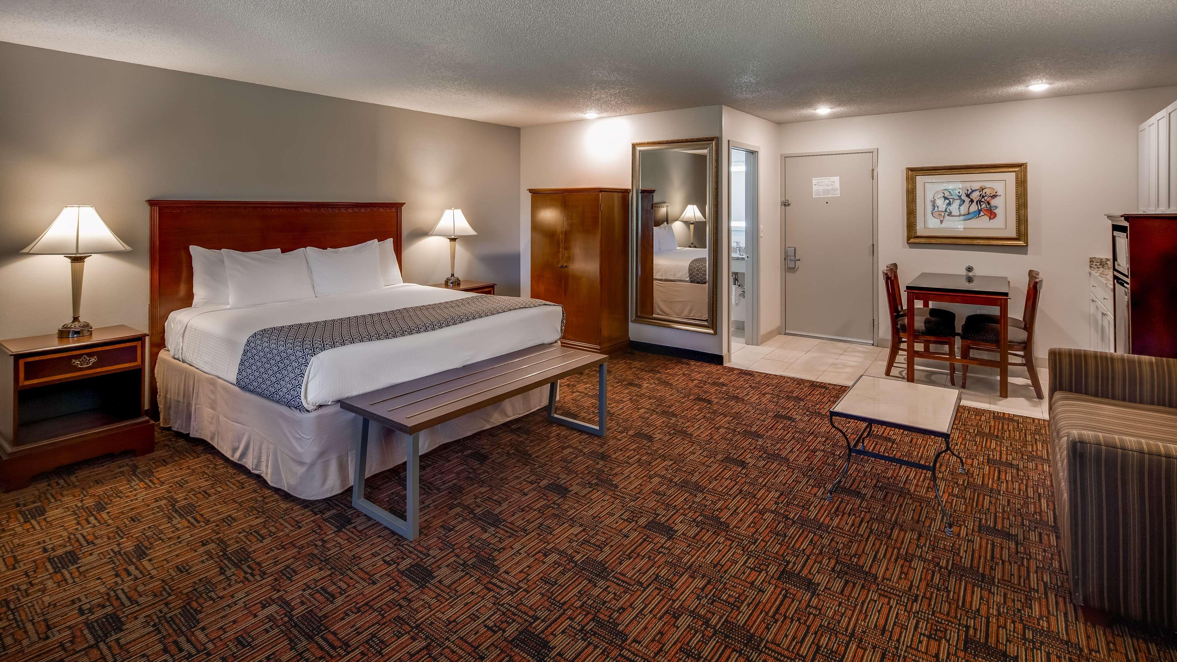 Surestay Hotel By Best Western Thomson Экстерьер фото